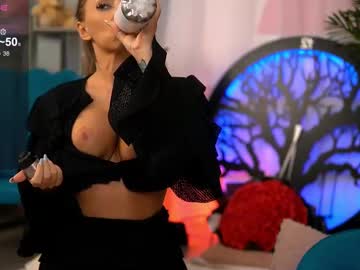 Vivianestein Chaturbate stream image from July 22, 2025