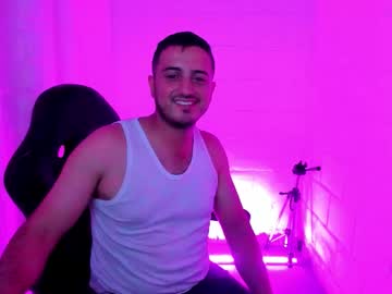Andres_123hills Chaturbate stream image from July 22, 2025