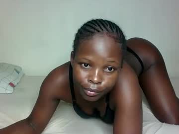 Prettymelly_ Chaturbate stream image from July 22, 2025