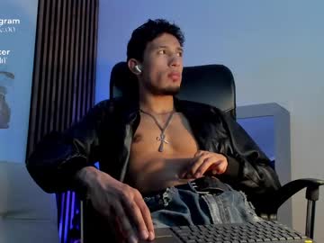 Rafaelstone Chaturbate stream image from July 22, 2025
