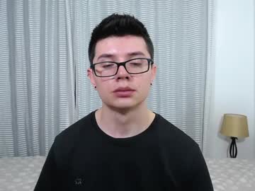 Kevinhunts Chaturbate stream image from July 22, 2025