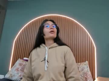 Nayecloud Chaturbate stream image from July 22, 2025
