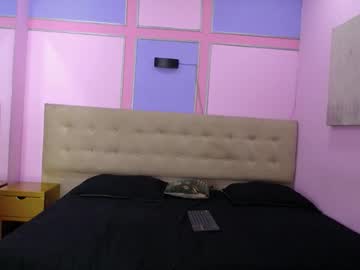 Samantthacruz Chaturbate stream image from July 22, 2025