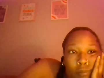 Badgaldee77 Chaturbate stream image from July 22, 2025