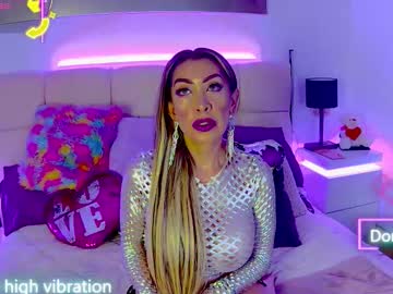 Evelynagrey Chaturbate stream image from July 22, 2025