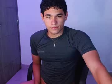 Zyrosxk Chaturbate stream image from July 22, 2025