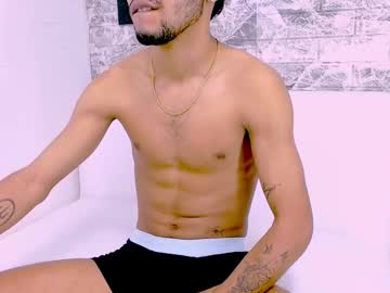 Davidharlow Chaturbate stream image from July 22, 2025