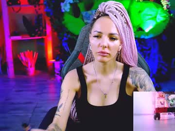 Monicamaxwel Chaturbate stream image from July 22, 2025