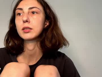 Aevra Chaturbate stream image from July 22, 2025