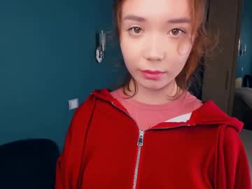 Rinahenneke Chaturbate stream image from July 22, 2025