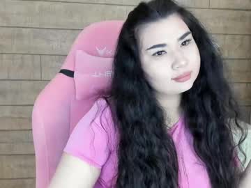 Jasminedevines Chaturbate stream image from July 22, 2025