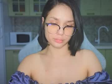 Mia___Lunaa Chaturbate stream image from July 22, 2025