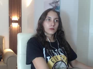Xlunna Chaturbate stream image from July 22, 2025