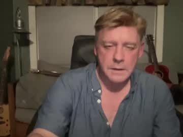 Jamesxxxcam Chaturbate stream image from July 23, 2025