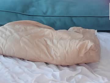 Lunatale Chaturbate stream image from July 23, 2025