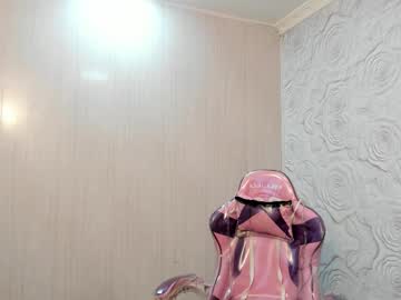 Monthiee Chaturbate stream image from July 23, 2025