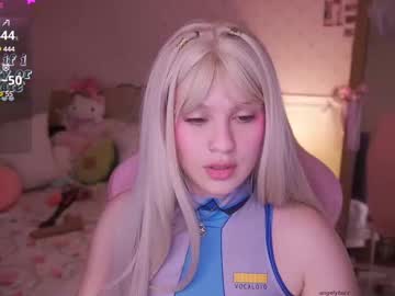 Angelytaxx Chaturbate stream image from July 23, 2025