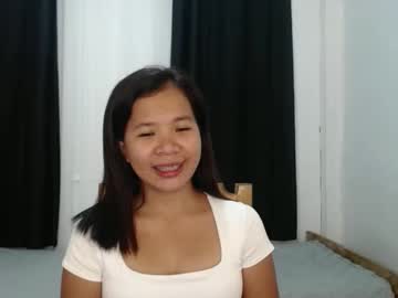 Hotlilyxx Chaturbate stream image from July 23, 2025