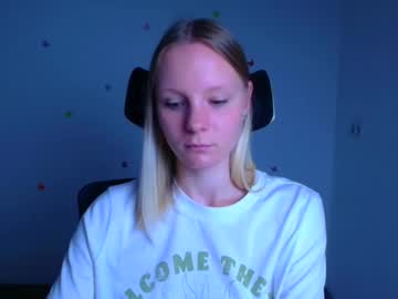 Kelly_Lly Chaturbate stream image from July 23, 2025