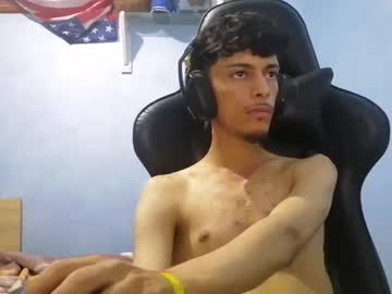 Adamarab37 Chaturbate stream image from July 23, 2025