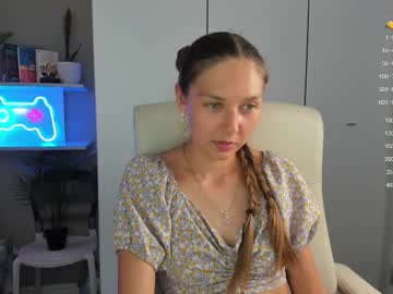 Azeliaclark Chaturbate stream image from July 23, 2025