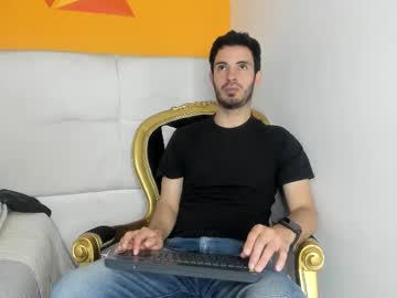 Liamluxe Chaturbate stream image from July 23, 2025