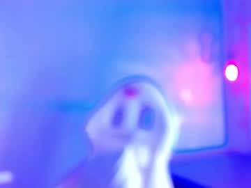 Adelinelennox Chaturbate stream image from July 23, 2025