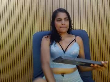 Xiaauren Chaturbate stream image from July 23, 2025