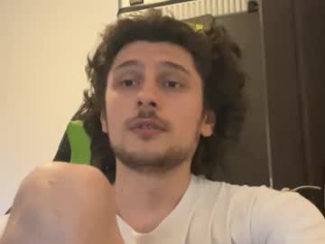 Yellowsubmarinex2 Chaturbate stream image from July 23, 2025