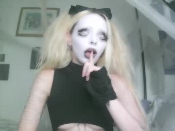 Bl0odsyring3 Chaturbate stream image from July 23, 2025