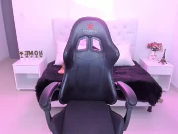 Emiily_Cortes Chaturbate stream image from July 23, 2025