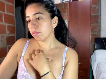 Anngela01 Chaturbate stream image from July 23, 2025