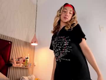 Laumiller Chaturbate stream image from July 23, 2025