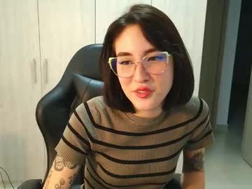 Yulienne Chaturbate stream image from July 23, 2025