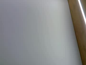 Skinnykittencam Chaturbate stream image from July 24, 2025