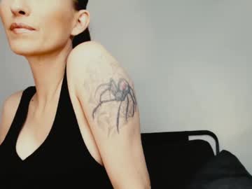 Tiannarae Chaturbate stream image from July 24, 2025