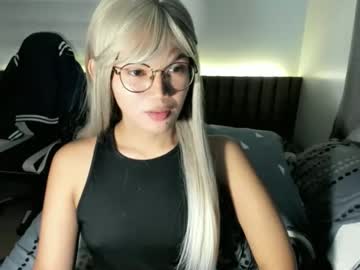 Esilchan Chaturbate stream image from July 24, 2025