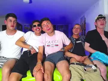 Crismens Chaturbate stream image from July 24, 2025