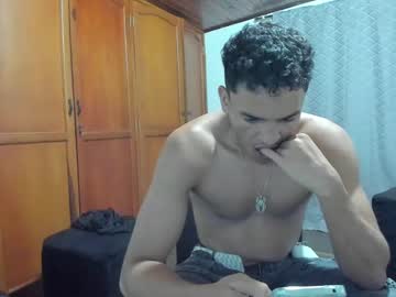 Croycyto Chaturbate stream image from July 24, 2025