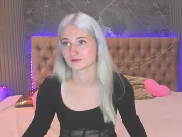 Hollytaillor Chaturbate stream image from July 24, 2025