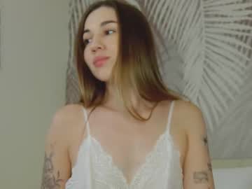 Lizaloststar Chaturbate stream image from July 24, 2025