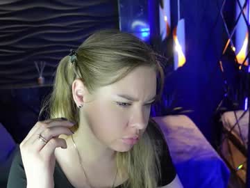 Vicky_Kors Chaturbate stream image from July 24, 2025