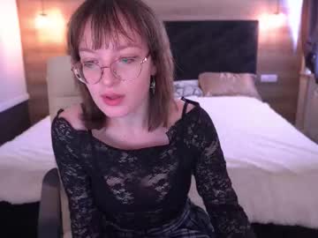 Pixiepeachh Chaturbate stream image from July 24, 2025