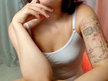Luminelle Chaturbate stream image from July 24, 2025