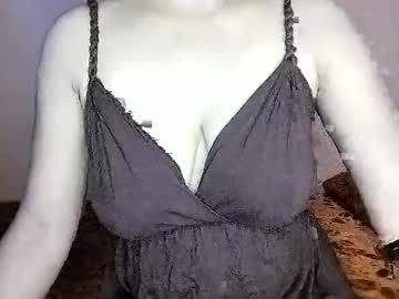 M0hinee456555 Chaturbate stream image from July 24, 2025