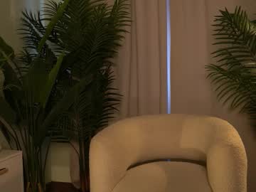 Miafleur Chaturbate stream image from July 24, 2025