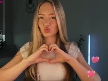 Longoriaeva Chaturbate stream image from July 24, 2025