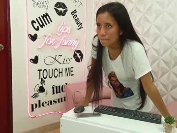 Freneci_22 Chaturbate stream image from July 24, 2025