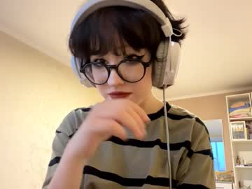 Earlietrisdale Chaturbate stream image from July 24, 2025