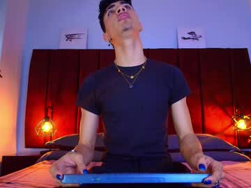Neoraptis Chaturbate stream image from July 24, 2025